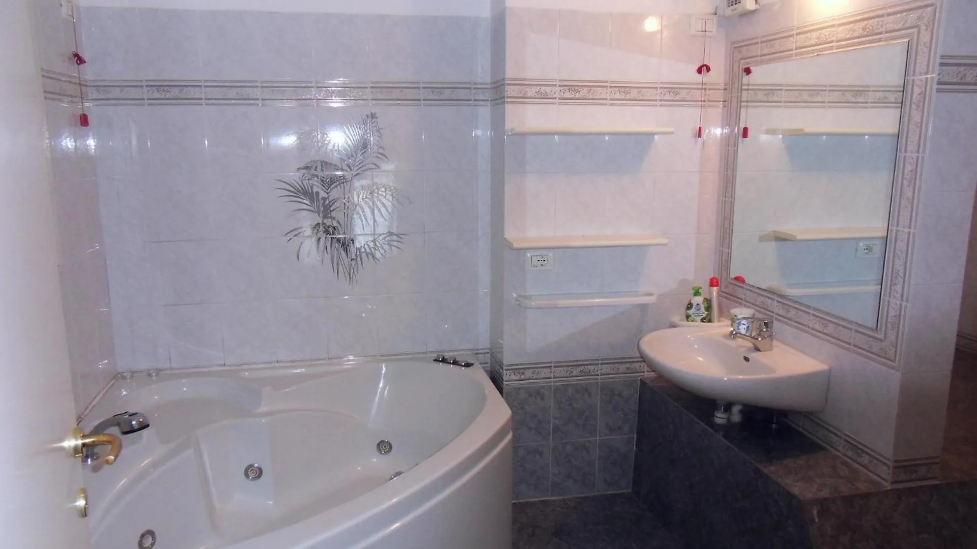 Welcoming Apartment In Valbrona With Pool